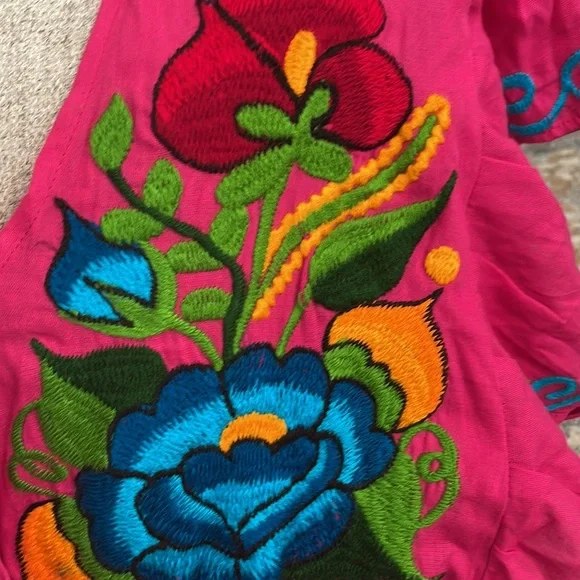 Beautiful Lovely top floral needed - Picture 2 of 10